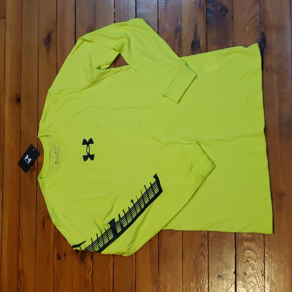Brand New Under Armour long sleeve shirt size Small